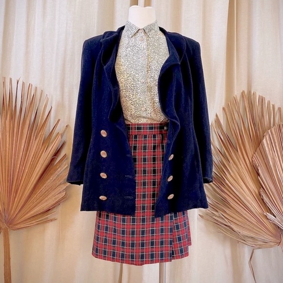 Retro Double Breasted Captains blazer with ruffle shawl collar by Valentino - Picture 2 of 6